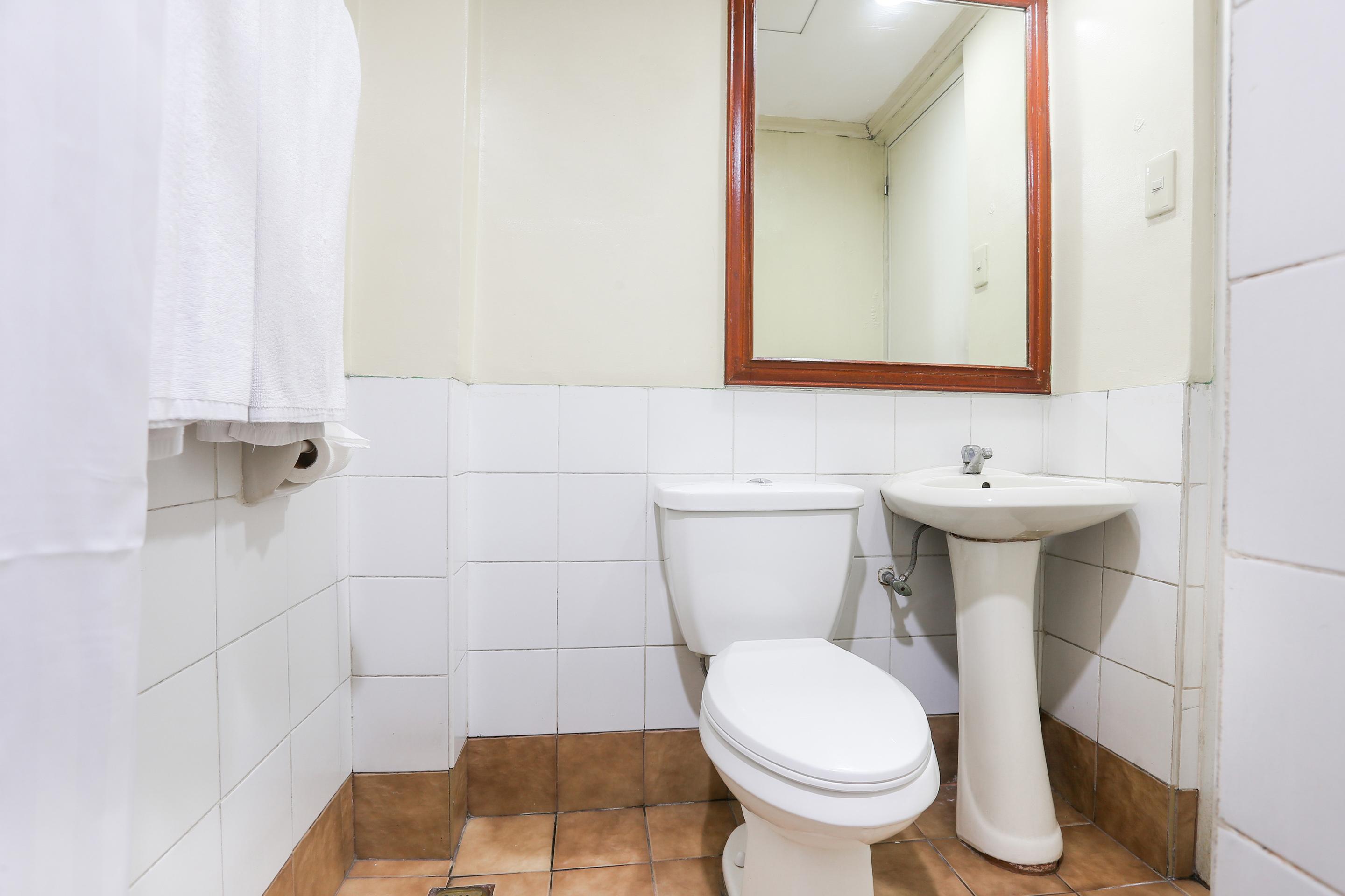Royale Parc Inn & Suites Кесон-Сити Экстерьер фото