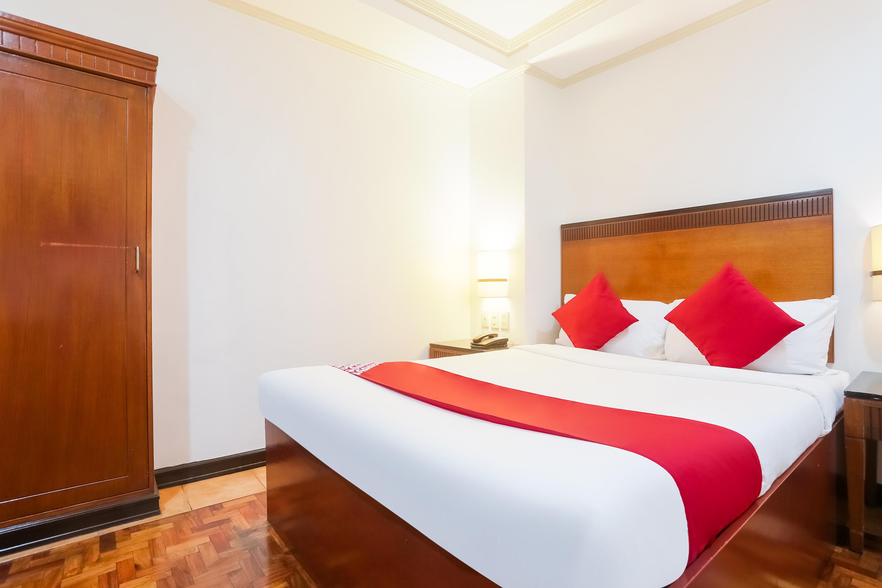 Royale Parc Inn & Suites Кесон-Сити Экстерьер фото
