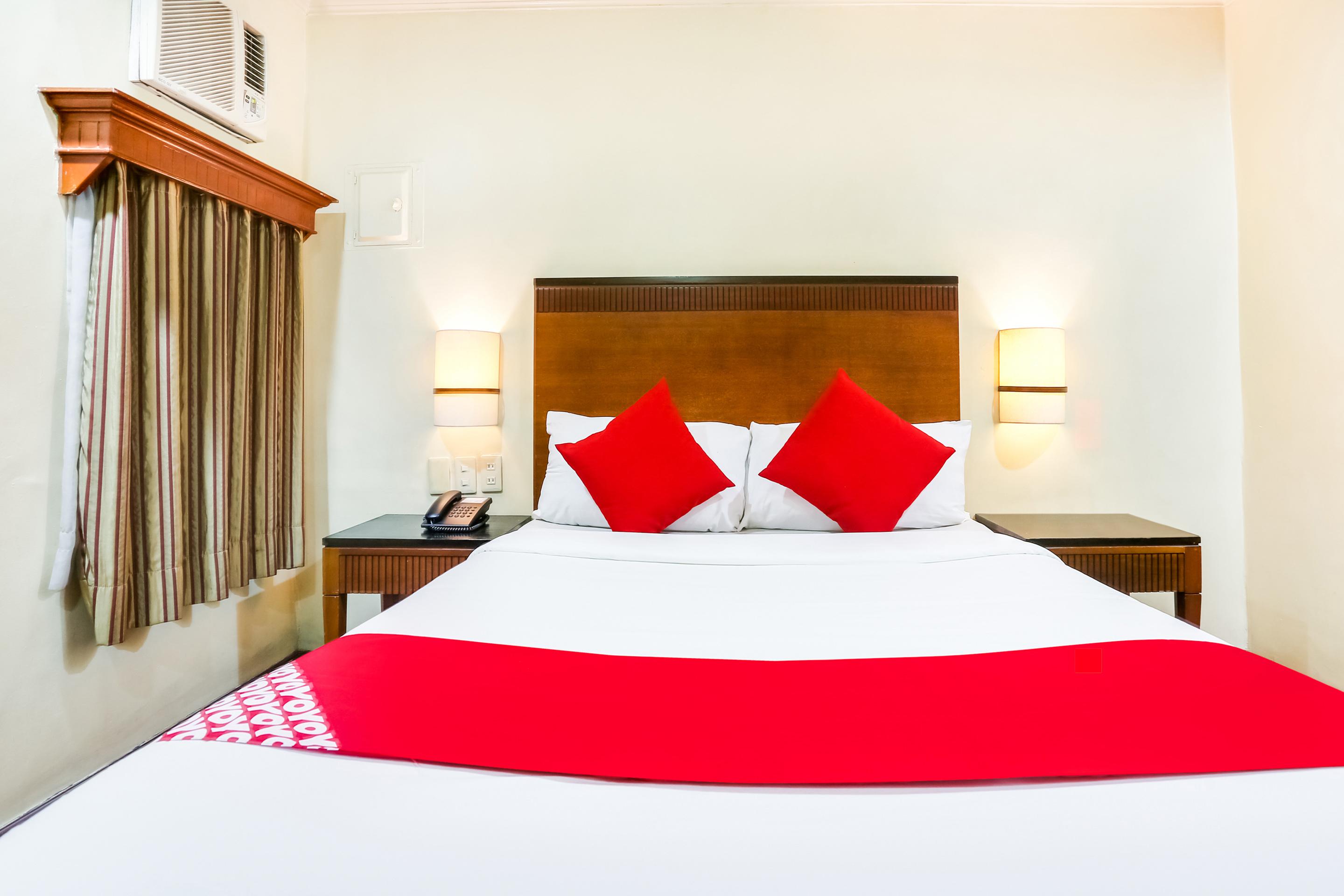 Royale Parc Inn & Suites Кесон-Сити Экстерьер фото