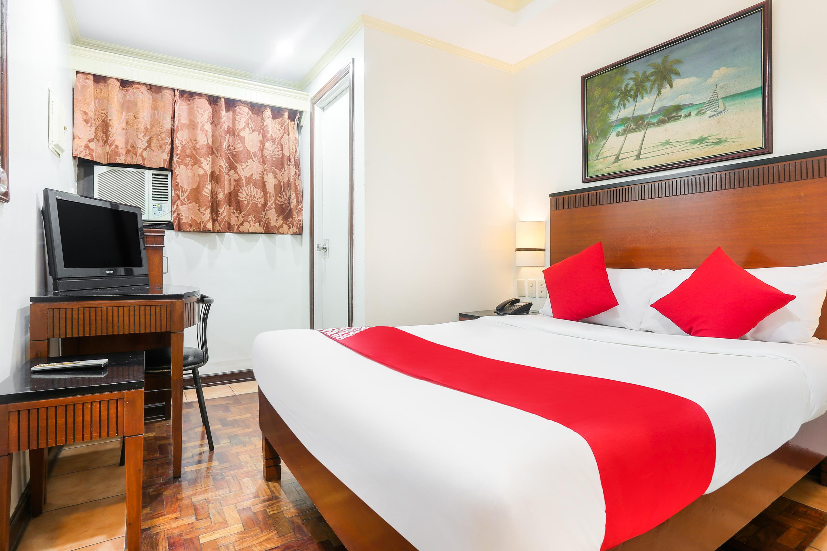 Royale Parc Inn & Suites Кесон-Сити Экстерьер фото