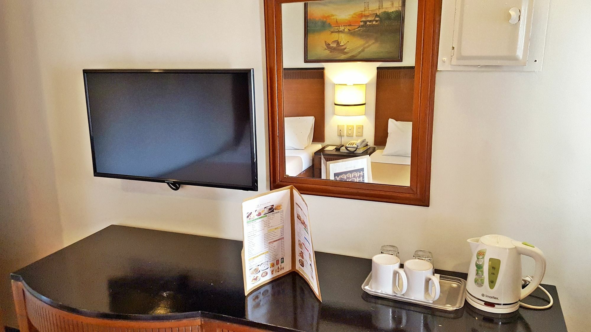 Royale Parc Inn & Suites Кесон-Сити Экстерьер фото