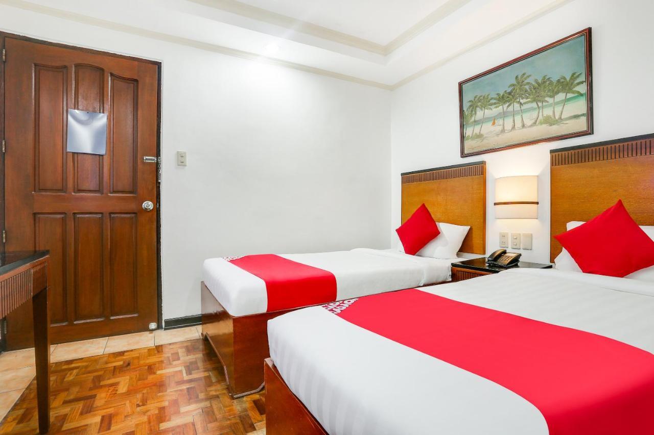 Royale Parc Inn & Suites Кесон-Сити Экстерьер фото