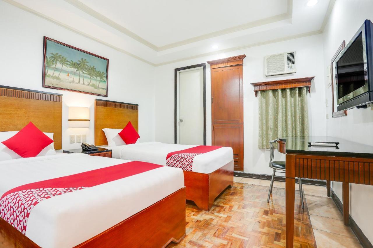 Royale Parc Inn & Suites Кесон-Сити Экстерьер фото